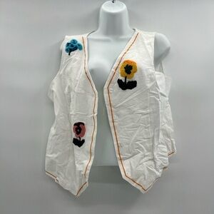 Floral Embroidered White Vest - NWOT (Size XL)